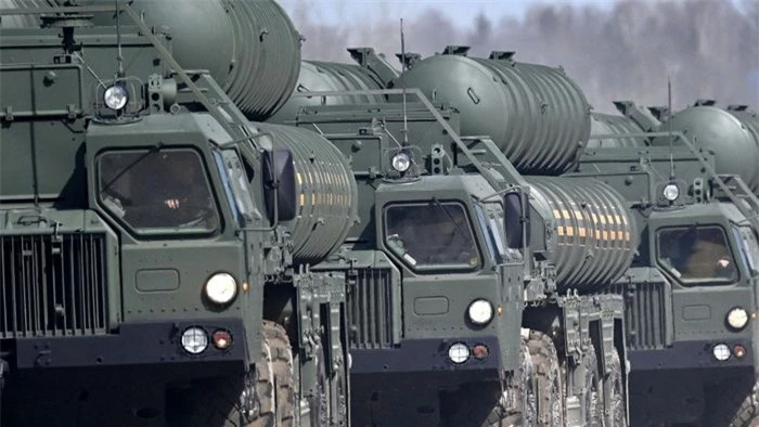 Khoản đầu tư của Nga vào việc phát triển hệ thống tên lửa phòng không S-400 Triumf đã thành công vượt quá mọi sự mong đợi, tạp chí Military Watch (MW- Mũ) đánh giá.