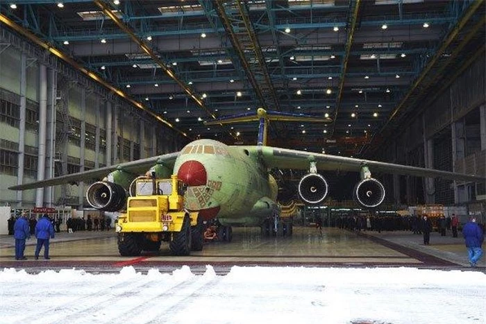 Máy bay vận tải quân sự hạng nặng Il-76MD-90A đã trở thành một phần của Lực lượng Hàng không Vũ trụ Nga và được bàn giao cho đơn vị sử dụng, dịch vụ báo chí của Tập đoàn chế tạo máy bay Thống Nhất (UAC) cho biết.