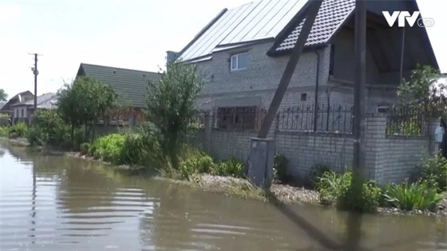 Nga và Ukraine kêu gọi điều tra vụ vỡ đập thủy điện Kakhovka - Ảnh 1.