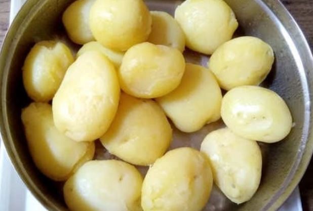 Những người không nên ăn khoai tây