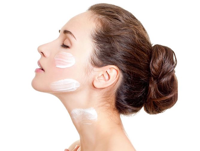 Ghim ngay một vài thói quen cần có để ngăn ngừa nếp nhăn vùng cổ