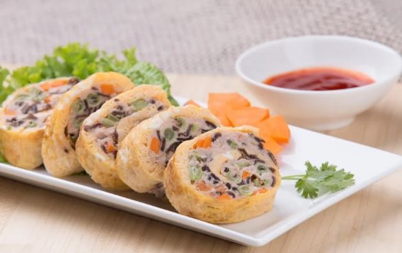 Chỉ 1 quả trứng có ngay món trứng cuộn xốp phồng, tròn đầy, béo ngậy cho cả gia đình