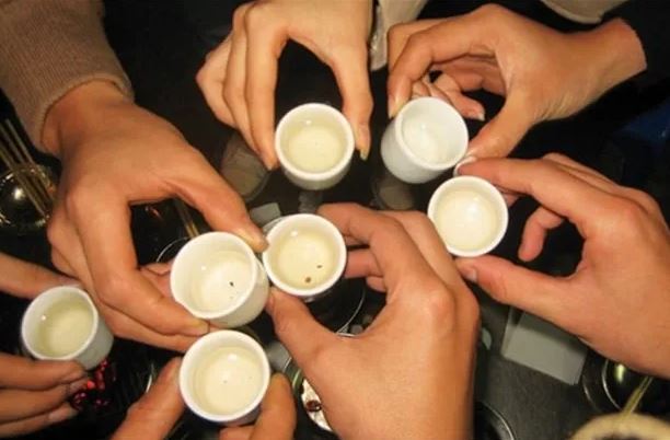 4 kiểu tụ họp nhiều khả năng vô bổ chỉ mang buồn phiền, ấm ức về nhà, người khôn ít khi đến