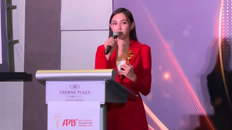 Hoa hậu Thùy Tiên tham dự lễ trao giải tại Singapore, bất ngờ đạt thành tích mới