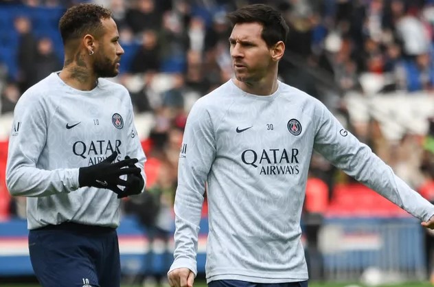Neymar quyết định giảm lương để trở lại Barca