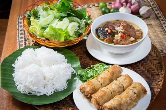 3 quán bún chả ngon có tiếng tại Hà Nội