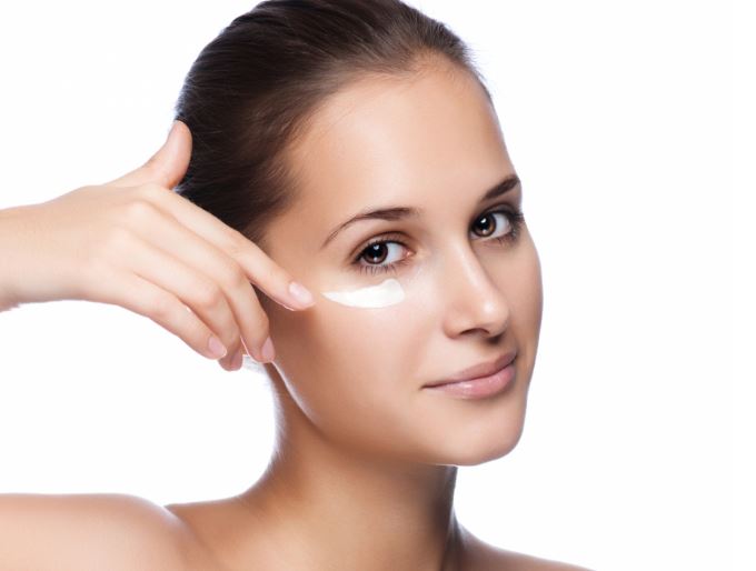 Mẹo đơn giản để có làn da vùng quanh mắt căng mịn, tươi tắn rạng ngời