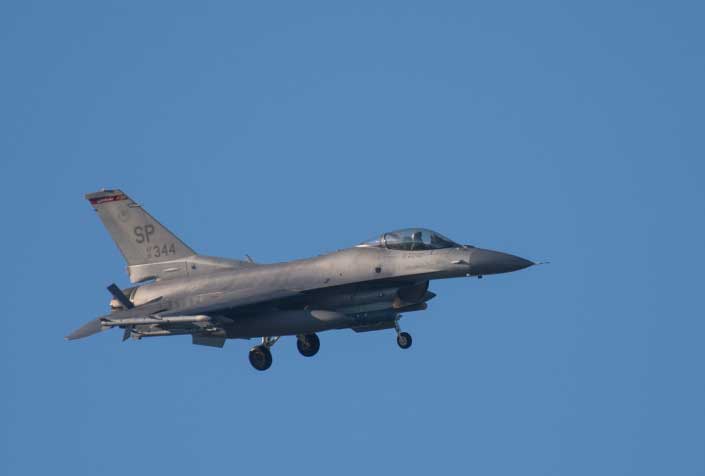 Không quân Mỹ: Cần vài tháng để đưa tiêm kích F-16 tới Ukraine