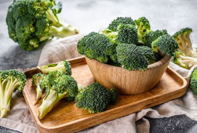 Loại rau có lượng vitamin C gấp 3 lần quả cam, giá rẻ bèo, bán đầy ngoài chợ