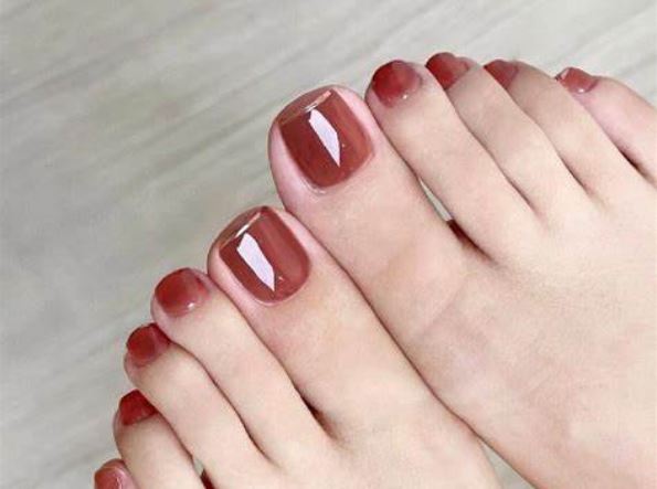 Chăm sóc đôi chân luôn mịn màng trong mùa hè nắng nóng