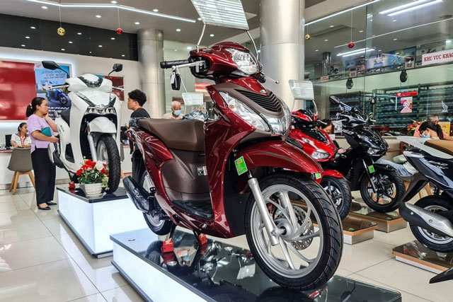 Honda Vision, Yamaha Janus đua giảm giá đầu tháng