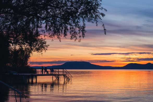 Nét bình yên, thơ mộng của hồ nước ngọt lớn nhất Trung Âu