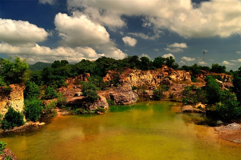 Hồ Tà Pạ tọa lạc ở xã Núi Tô, huyện Tri Tôn, tỉnh An Giang. Ảnh: Diem Dang Dung.