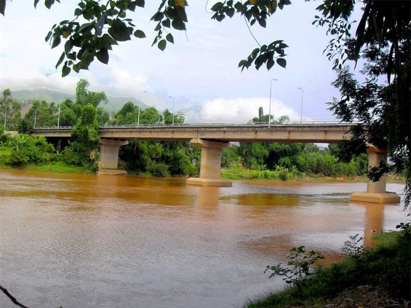 Tiềm năng thủy điện lý thuyết của hệ thống sông Mã là 12 tỷ kW, tiềm năng có thể khai thác là 4.732 triệu kW và tiềm năng kinh tế là 2,43 tỷ kW. Cùng với nhiệm vụ phát điện, hệ thống này còn có nhiệm vụ thủy lợi: Cấp nước cho nông nghiệp, chống lũ hạ du. Ảnh: Son.nguyen