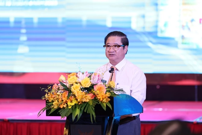 Chủ tịch UBND TP Cần Thơ Trần Việt Trường nêu những đề xuất phát triển vùng Đồng bằng Sông Cửu Long.