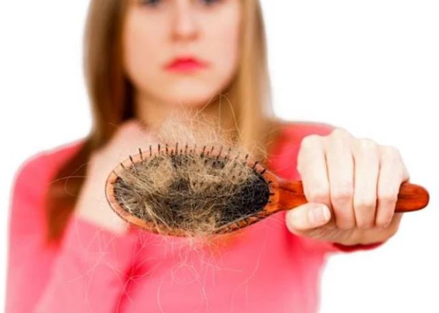 7 chiêu đơn giản giúp giải quyết tình trạng tóc khô xơ gãy rụng trong thời gian ngắn