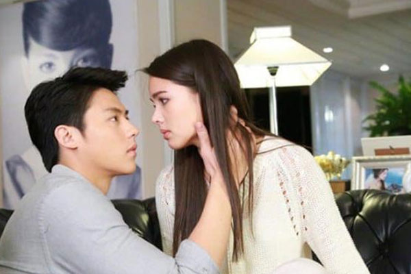 Mẹ vợ nằm viện 1 tuần mà chồng không đến thăm, tôi hỏi thì anh đặt 5 triệu xuống bàn và nói một câu khiến tôi suy sụp