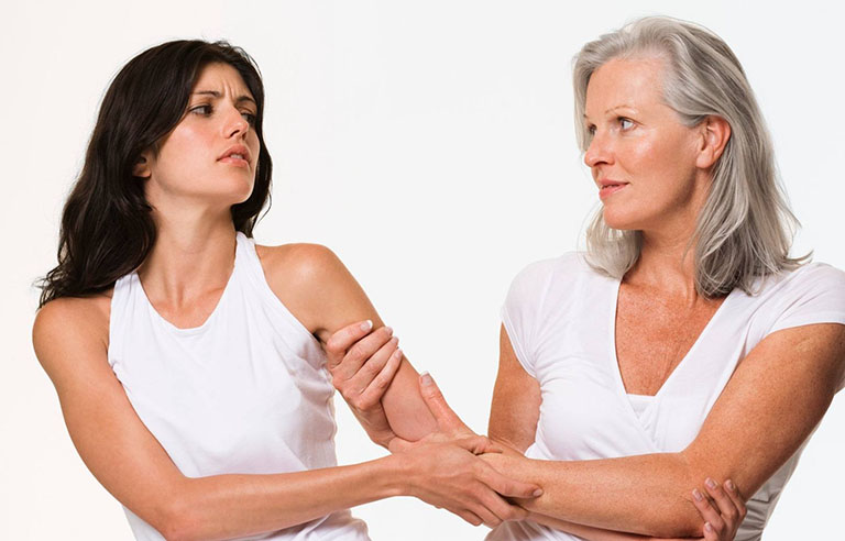 Từng xung đột nặng nề với mẹ chồng đến mức không muốn đối mặt nhau, 5 năm sau nàng dâu tìm ra quy luật đơn giản chỉ cần 2 từ