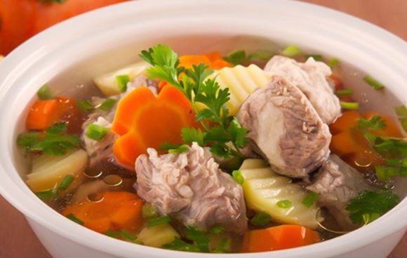 Nấu canh xương làm thêm bước này hết sạch mùi hôi: Canh trong veo thơm ngọt, không bị đục nước
