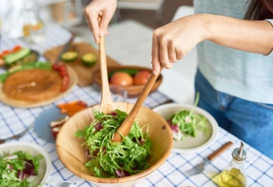 Cách phòng ngừa ngộ độc thực phẩm trong mùa nắng, nóng