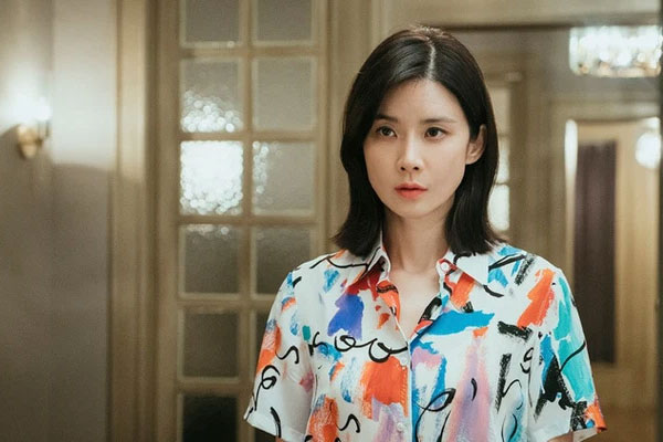 Nóng mặt vì chị dâu cắt nát chiếc áo tôi mới mua tặng mẹ chồng, tôi ngã ngửa khi chị ấy nói lý do