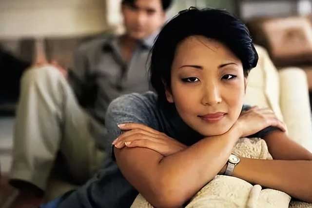 Phụ nữ có kiểu tính cách này thường ở đâu cũng bất hạnh