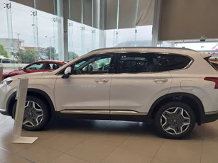 Hyundai Santa Fe giảm giá 'sập sàn' tại đại lý, cao nhất lên tới 200 triệu nhưng số lượng không nhiều
