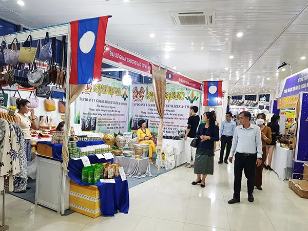Doanh nghiệp các nước trên tuyến hành lang Kinh tế Đông Tây tham gia Hội chợ EWEC Đà Nẵng