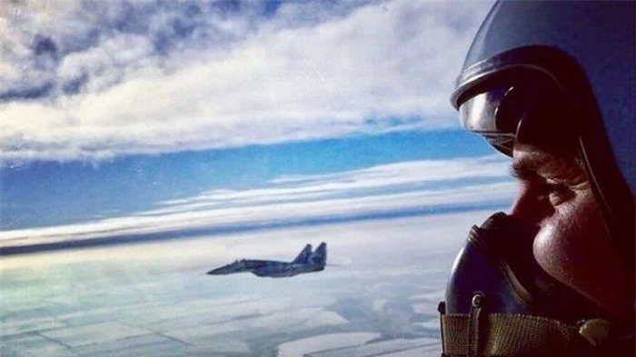 Không quân Ukraine đang cần phi công lái máy bay chiến đấu hệ Liên Xô bên cạnh F-16, nhu cầu này đã được biết đến từ lâu khi họ mất nhiều quân nhân trong những trận không chiến.