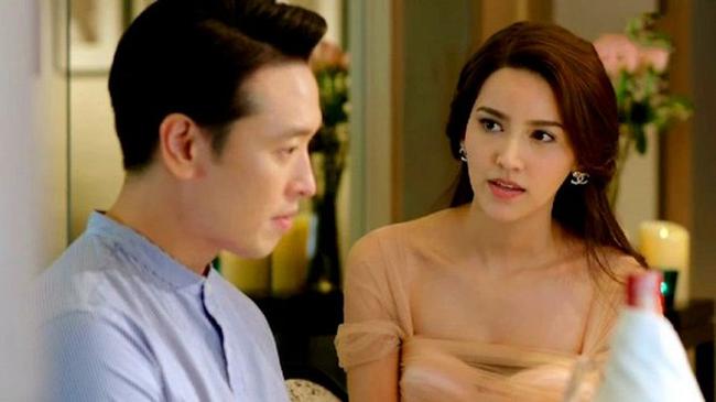 Chị dâu chê chồng tôi không có tiền đồ, nào ngờ bố chồng mang cả công ty giao cho chúng tôi làm ai cũng ngỡ ngàng