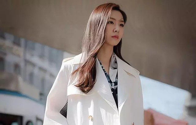 Vô tình móc được gói tiền lạ của chị dâu, tưởng giúp anh trai giấu kín "quỹ đen" nhưng sự thật khiến tôi xấu hổ vô cùng