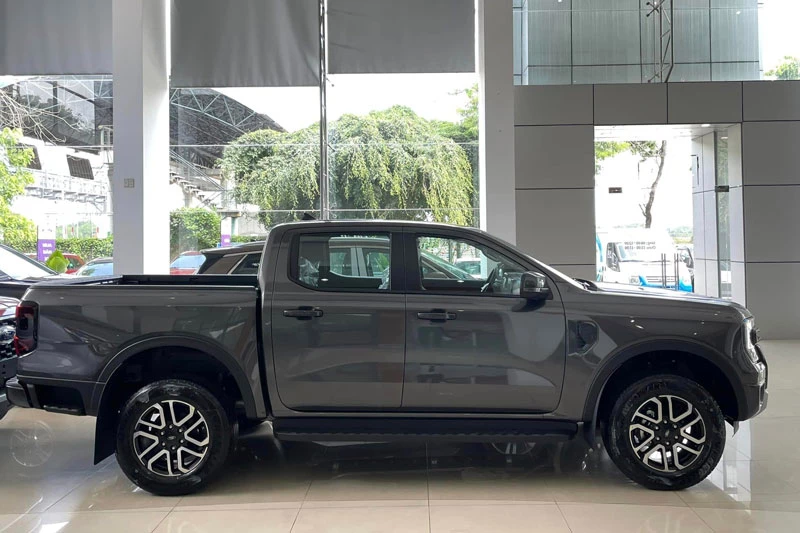 6. Ford Ranger (doanh số: 932 chiếc).