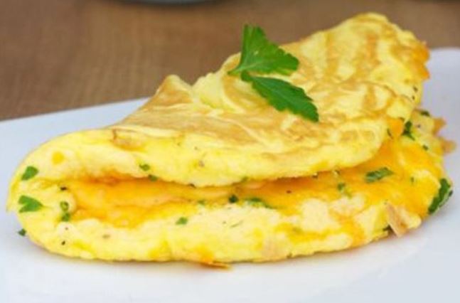 Rán trứng chỉ bỏ dầu ăn và nước mắm thôi là dại: Thả thêm thứ này 2 quả mà nhiều như 4 quả