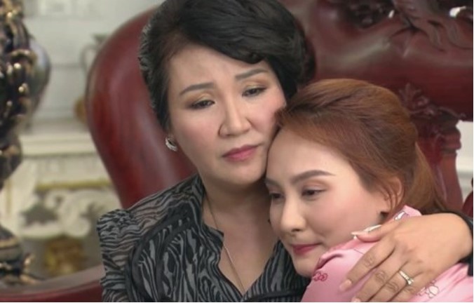 Mẹ chồng cho con dâu 5 cây vàng kèm theo hàng loạt quy định mà con dâu chỉ biết vui vẻ "dạ mẹ"