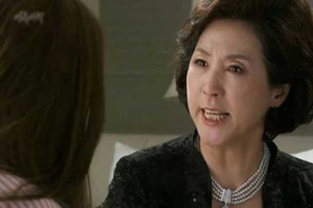 Con dâu vui mừng báo tin có thai, mẹ chồng nói một câu khiến cô sốc nặng