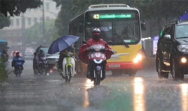 Dự báo thời tiết ngày 14/6/2023: Hà Nội có mưa dông kèm lốc, sét, và gió giật mạnh