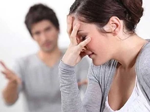 Mua chiếc váy 700 ngàn, bị chồng mắng té tát nhưng phản ứng của mẹ chồng mới khiến tôi bất ngờ