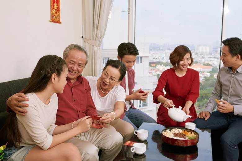 Sau 1 bữa cỗ, bố mẹ chồng ngỏ ý muốn cho chúng tôi 3 tỷ mua nhà