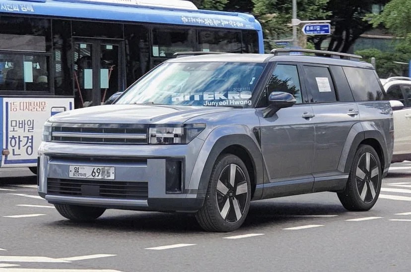 Sếp Hyundai: Santa Fe 2024 không thiết kế như thông thường, cốp rộng, cần số sau vô lăng giống Mercedes