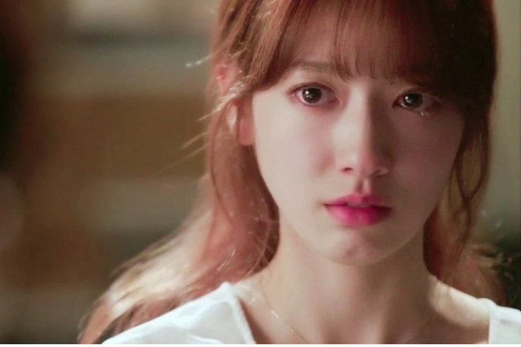 Đi làm đêm về muộn, nhà chồng vẫn phần nguyên một mâm bát đũa chưa rửa, nàng dâu tủi nhục 'tức nước vỡ bờ'