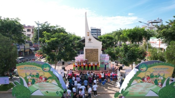 Triển lãm ảnh “Long Khánh mùa trái chín”