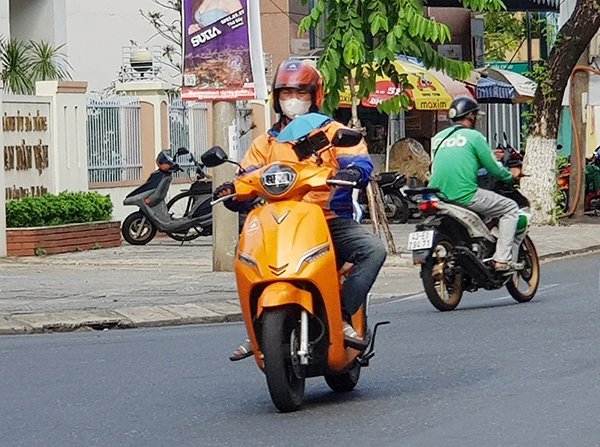 TP Đà Nẵng sẽ xử lý nghiêm tình trạng lái xe giao hàng công nghệ, xe ôm công nghệ sử dụng điện thoại di động khi điều khiển phương tiện.