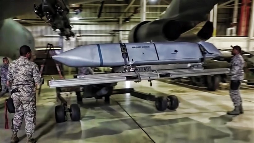 'B-52 nâng cấp của Mỹ sẽ bất lực trước tiêm kích MiG-31' ảnh 1