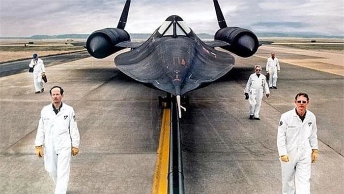 Có thể hoạt động ở tốc độ Mach 3,2 và độ cao 25 km, SR-71 Blackbird thực sự 