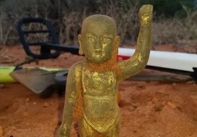 Đầu giường ngủ đặt 3 thứ này: Không nợ nần cũng có thể lụi bại, ốm đau nên tránh