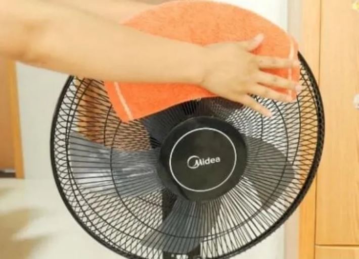 Đắp 1 chiếc khăn lên quạt: Mẹo hay nhà nào cũng cần giúp giảm nửa tiền điện
