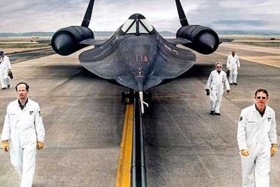 Vì sao 4.000 tên lửa không thể bắn trúng trinh sát cơ SR-71?