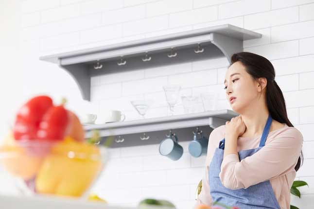 Dọn tủ lạnh nhà chị dâu, tôi nghẹn ngào khi thấy cái bánh kem đã hỏng