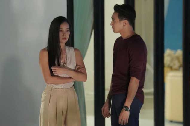 Nhìn cảnh ti vi, bát đĩa vỡ dưới nền nhà, tôi bế con bỏ về ngoại