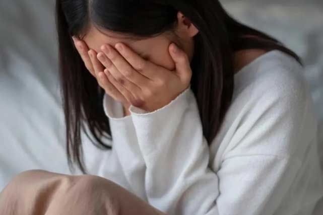 Vô tình nghe được cuộc nói chuyện của bạn trai, tôi mới biết mình đang bị lừa